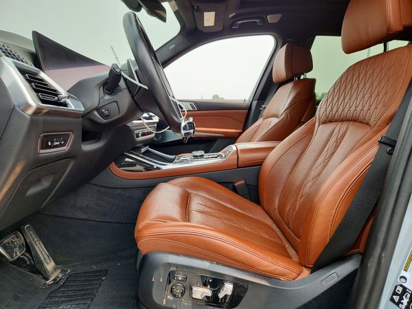 2025 BMW X7