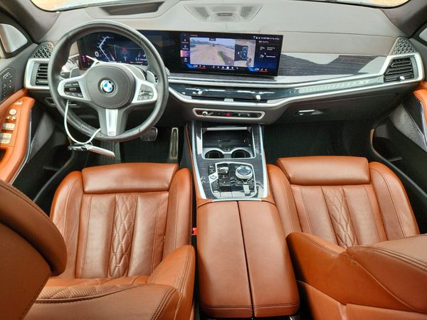 2025 BMW X7