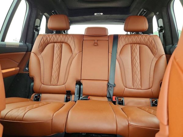 2025 BMW X7