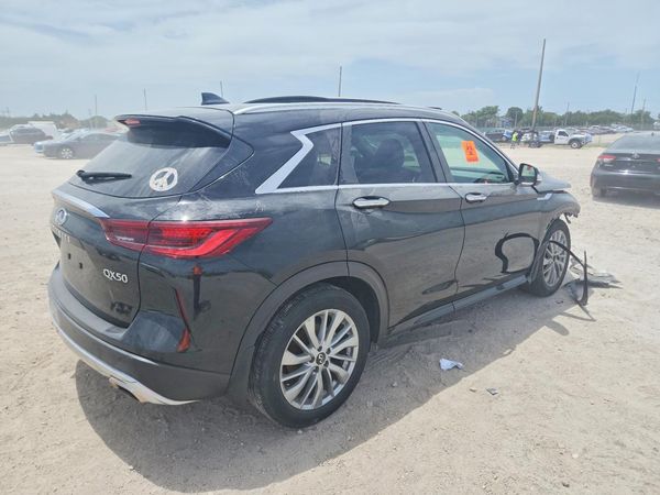 2023 INFINITI QX50 Luxe