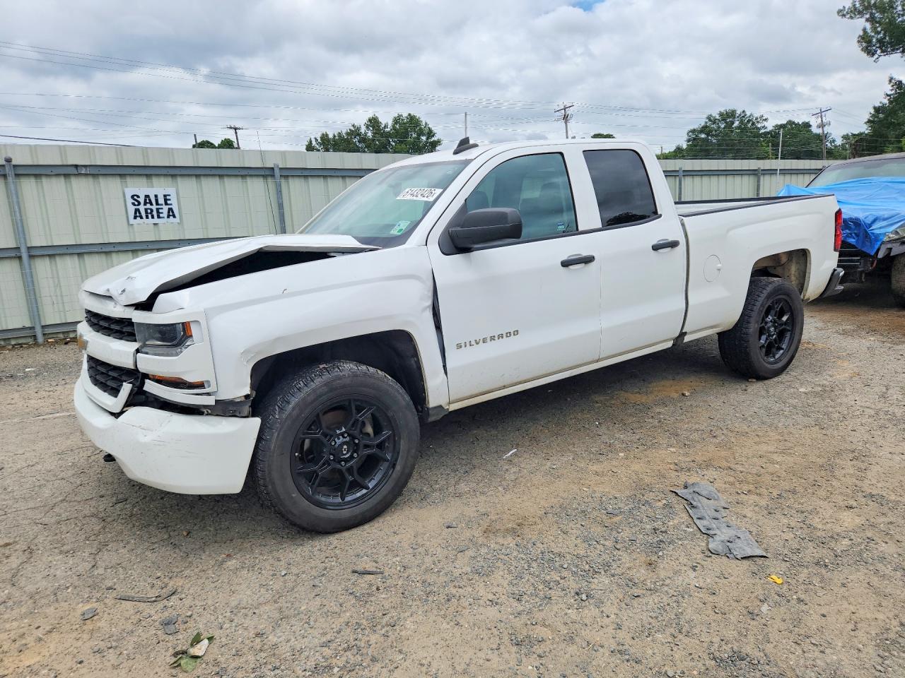 2018 CHEVROLET SILVERADO Custom — Front 3/4
