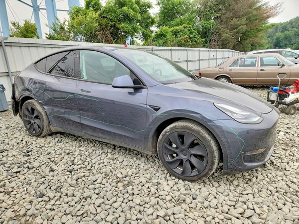 2020 TESLA MODEL Y