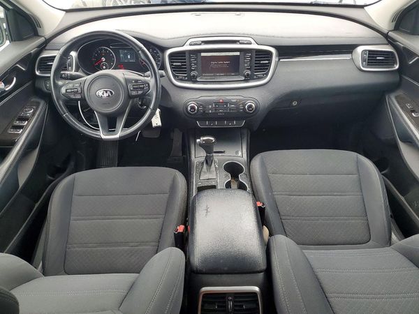 2017 KIA SORENTO L, LX