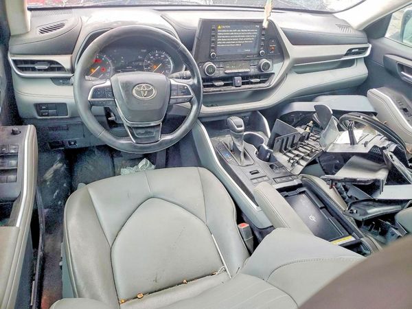 2020 TOYOTA HIGHLANDER XLE Nav — CKPT