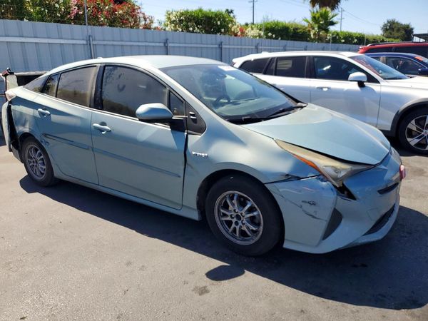 2017 TOYOTA PRIUS