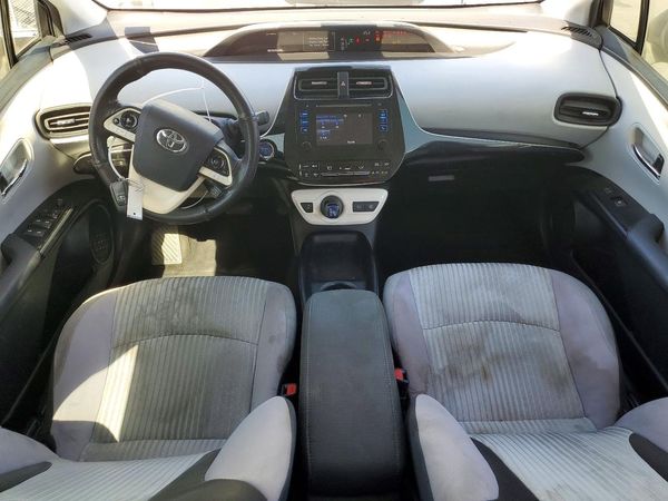 2017 TOYOTA PRIUS