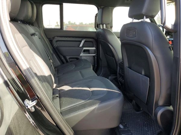 2022 LAND ROVER DEFENDER 110 X-Dynamic SE