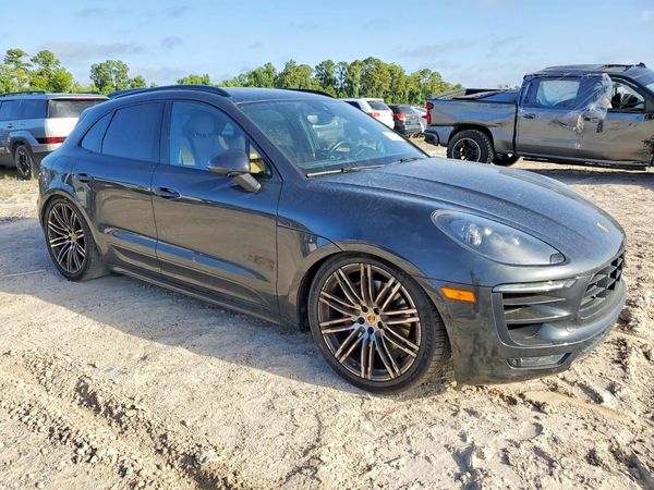 2017 PORSCHE MACAN