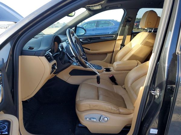 2017 PORSCHE MACAN