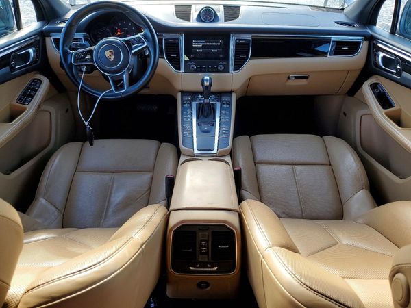 2017 PORSCHE MACAN