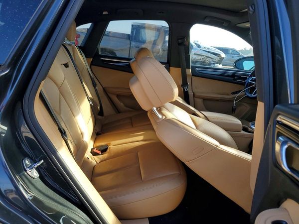 2017 PORSCHE MACAN
