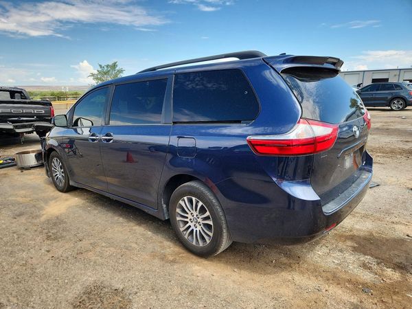 2019 TOYOTA SIENNA