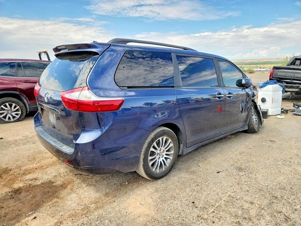 2019 TOYOTA SIENNA
