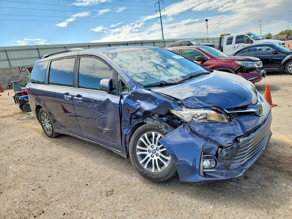 2019 TOYOTA SIENNA