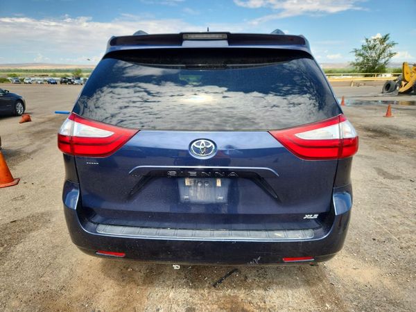 2019 TOYOTA SIENNA