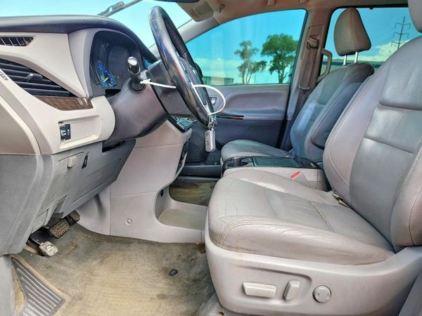 2019 TOYOTA SIENNA