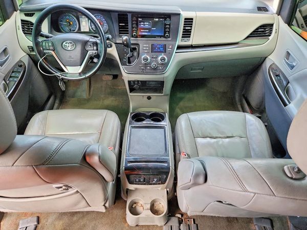 2019 TOYOTA SIENNA