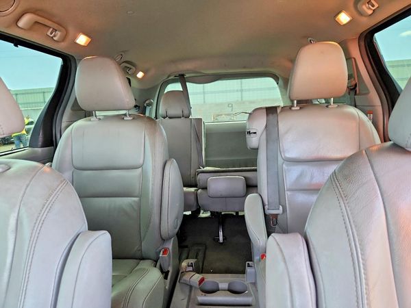 2019 TOYOTA SIENNA