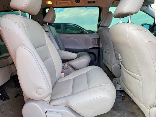 2019 TOYOTA SIENNA