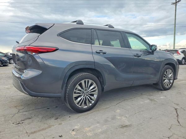 2024 TOYOTA HIGHLANDER