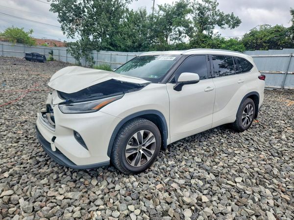2021 TOYOTA HIGHLANDER