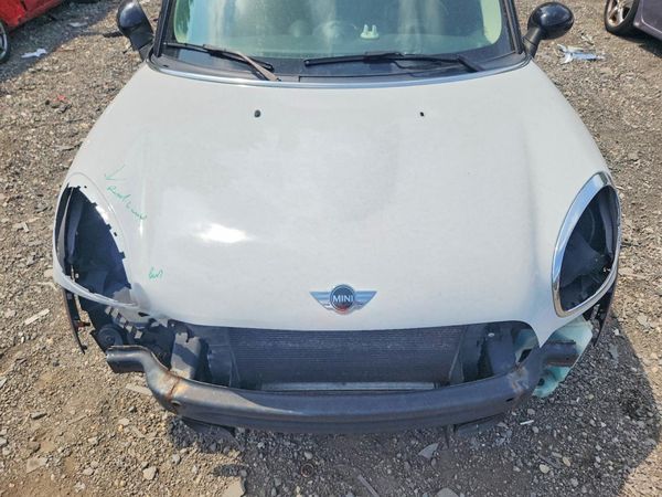 2014 MINI COOPER