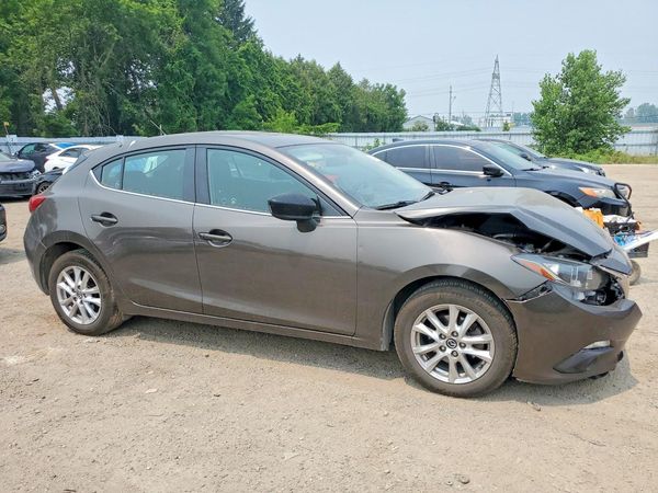2015 MAZDA 3 Touring/GS