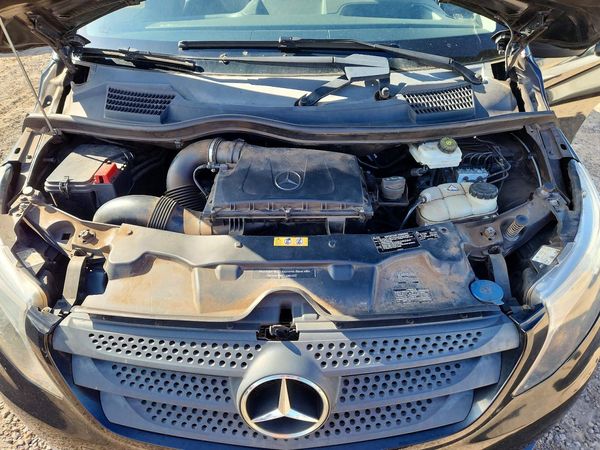 2017 MERCEDES-BENZ METRIS