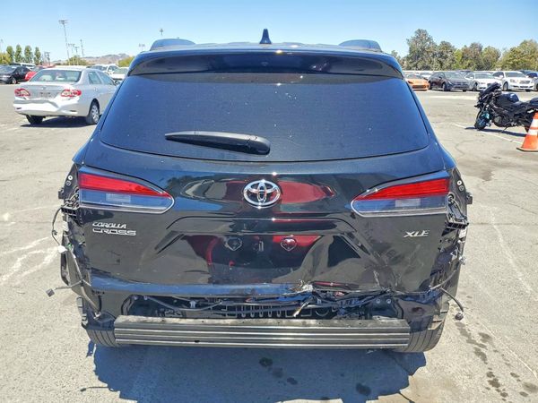 2024 TOYOTA COROLLA CROSS XLE