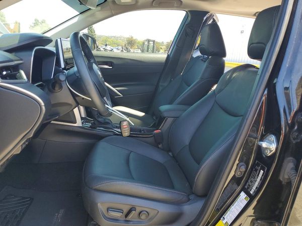 2024 TOYOTA COROLLA CROSS XLE