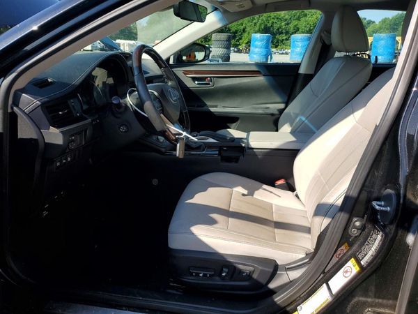 2016 LEXUS ES