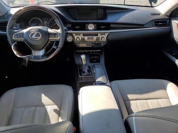 2016 LEXUS ES