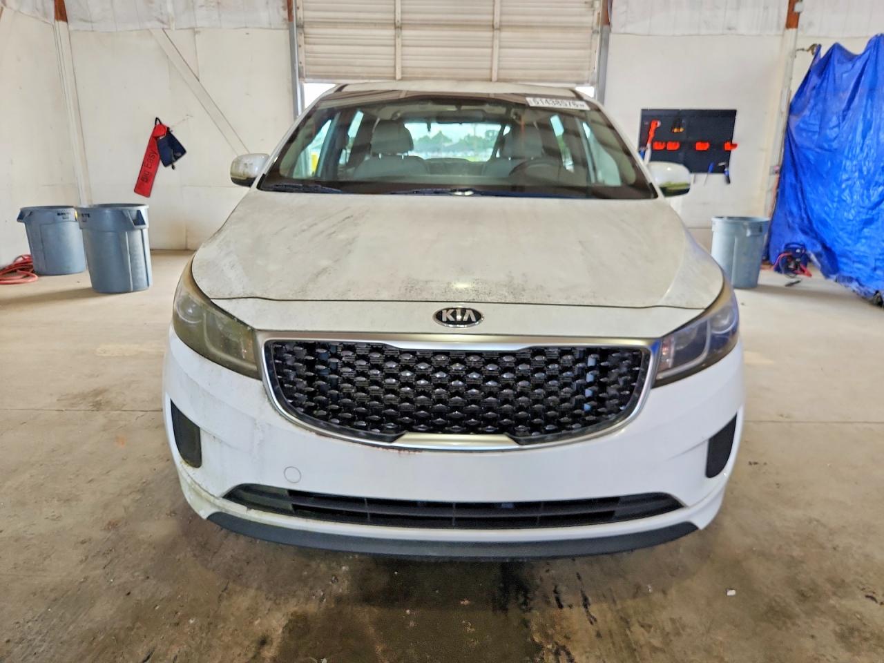 2016 KIA SEDONA LX - Middle-low