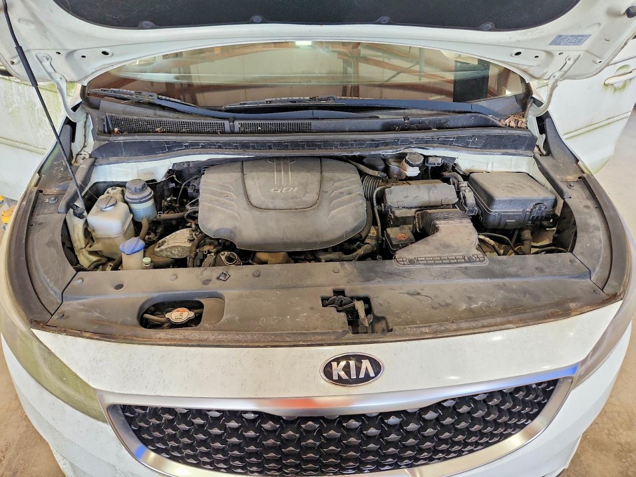 2016 KIA SEDONA LX - Middle-low