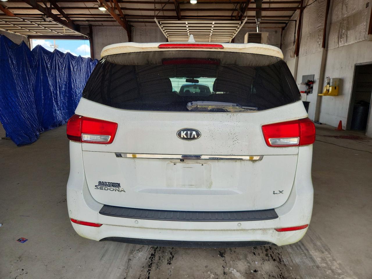 2016 KIA SEDONA LX - Middle-low