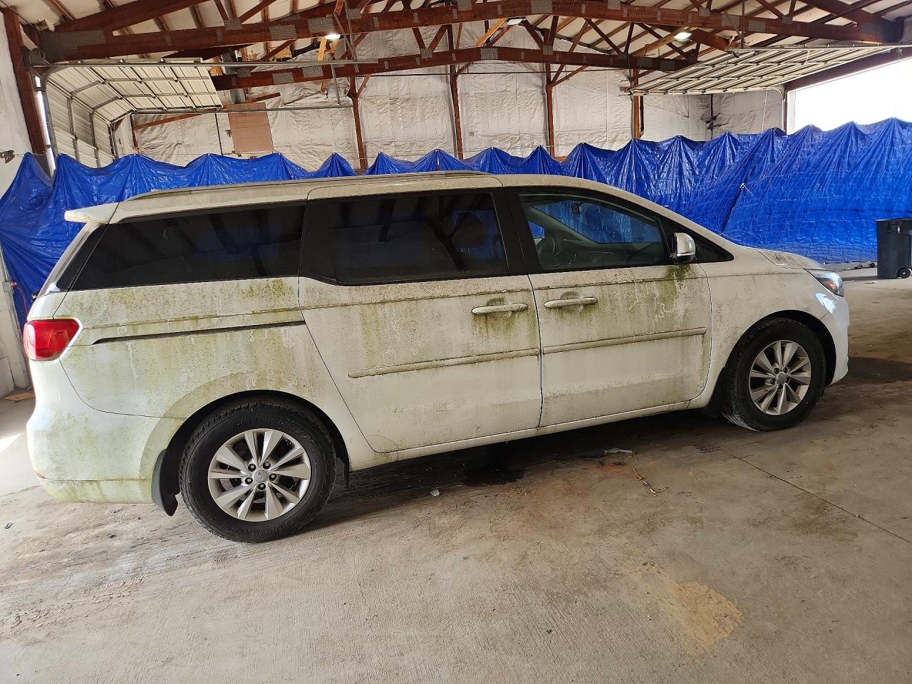 2016 KIA SEDONA LX - Middle-low