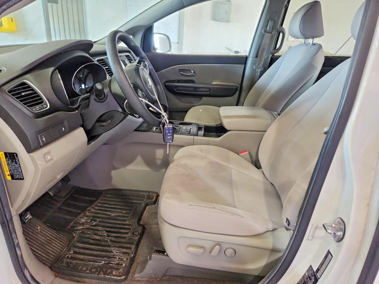 2016 KIA SEDONA LX - Middle-low