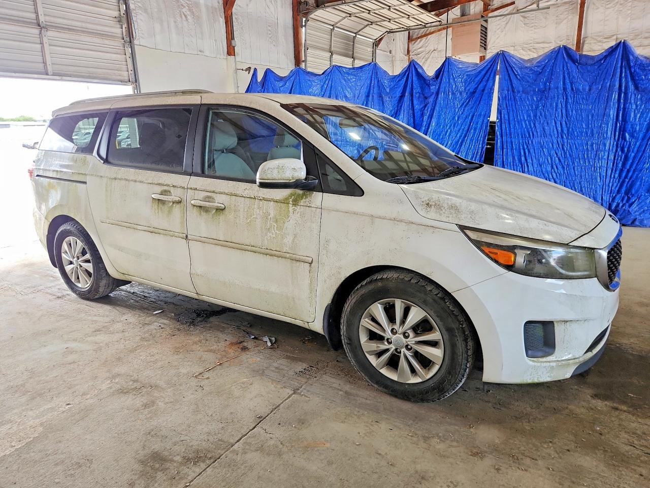 2016 KIA SEDONA LX - Middle-low