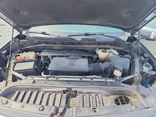2022 CHEVROLET SILVERADO LTZ — Engine bay