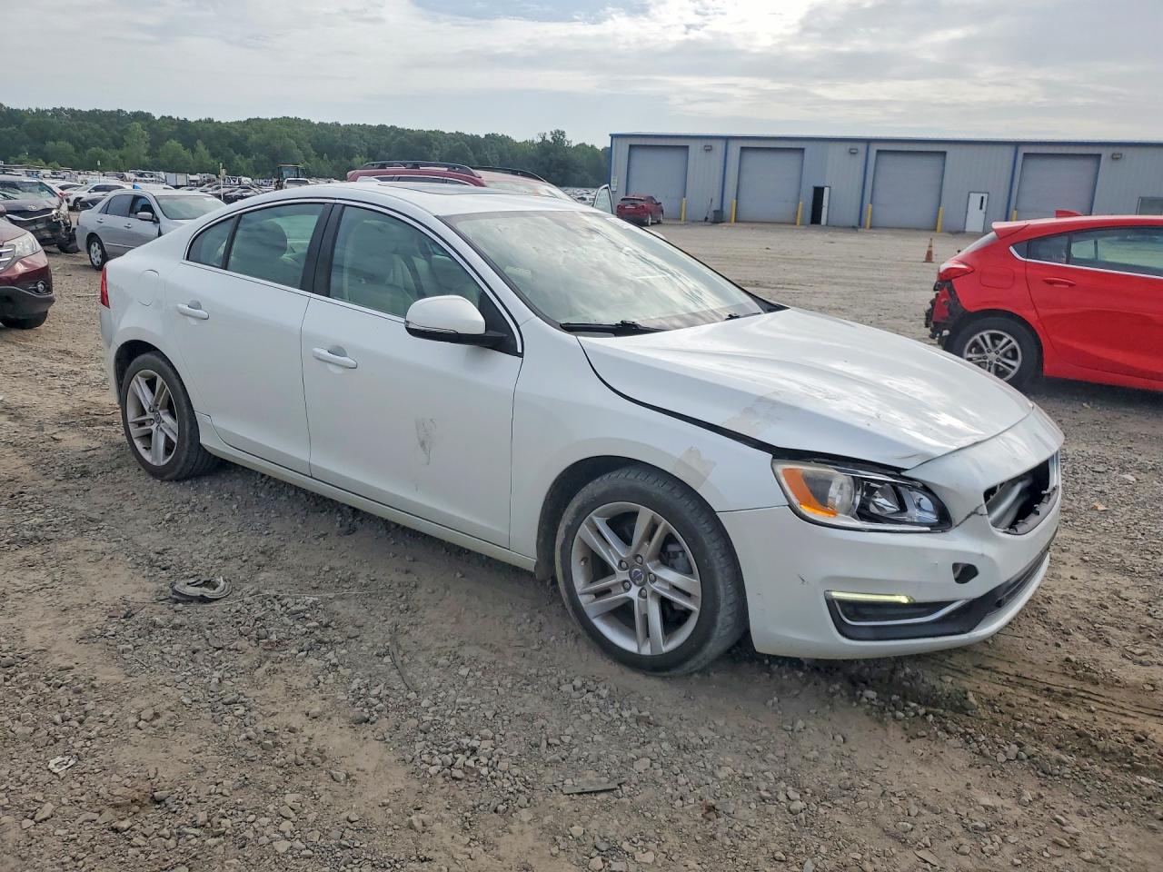 2015 VOLVO S60 Premier+ (non R design)