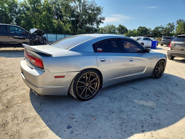 2013 DODGE CHARGER SE