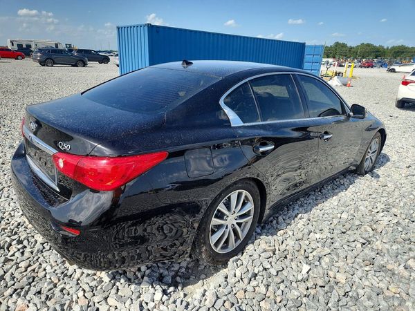 2015 INFINITI Q50