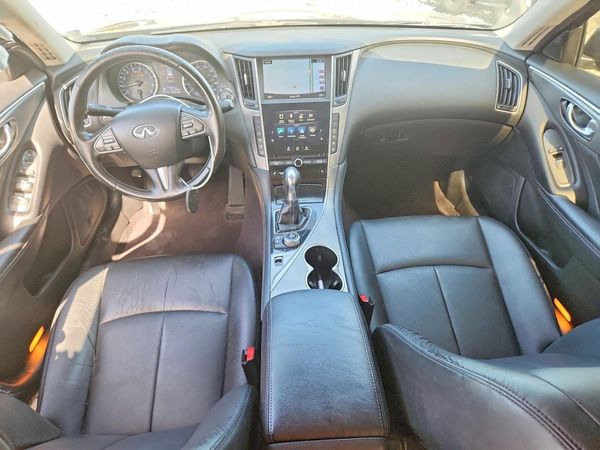 2015 INFINITI Q50