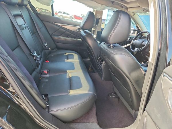 2015 INFINITI Q50