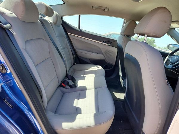 2017 HYUNDAI ELANTRA SE Base