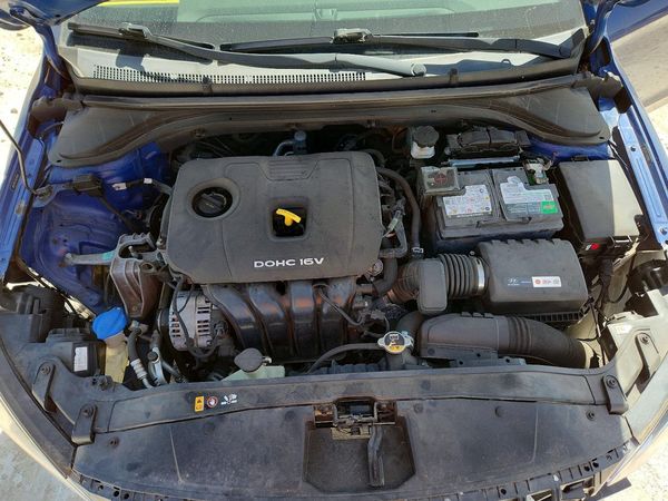 2017 HYUNDAI ELANTRA SE Base