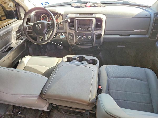 2018 RAM 3500 ST CREW CAB 4X4