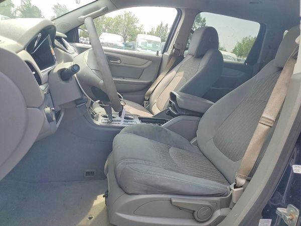2015 CHEVROLET TRAVERSE LS