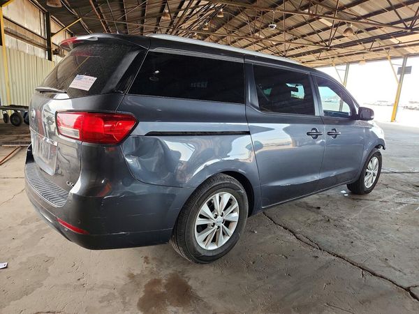 2017 KIA SEDONA LX