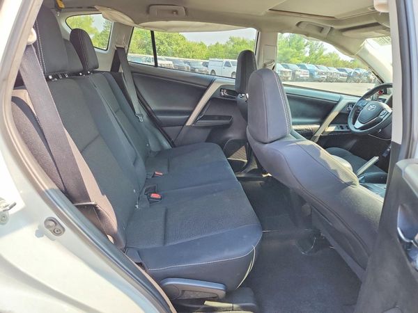 2016 TOYOTA RAV4